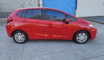 2015 Honda jazz vtec automatic low kms5.jpg